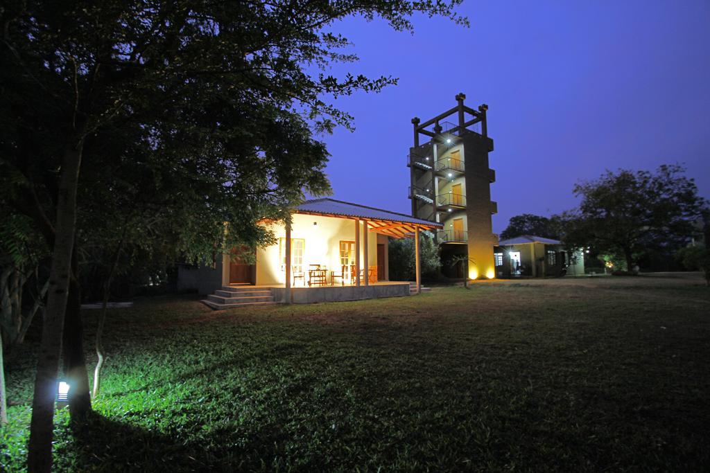 เดอะ ยาลา แอดเวนเจอร์ เฮาส์ Hotel ทิซซามาฮารามา ภายนอก รูปภาพ